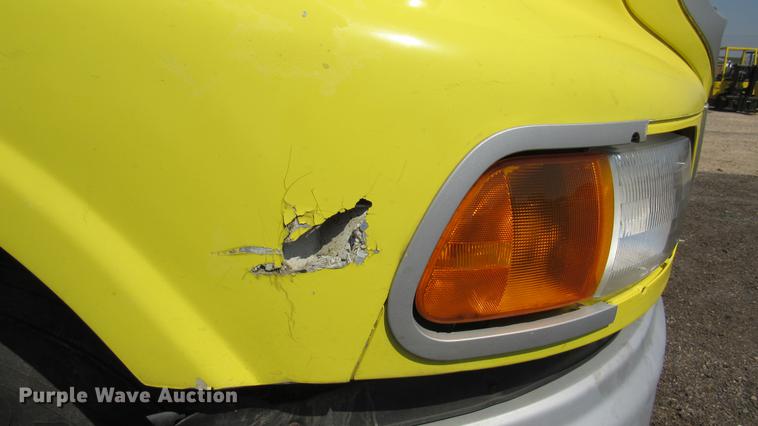 image for item DC2247 2007 Sterling A9500 semi truck