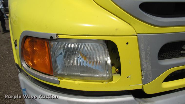 image for item DC2247 2007 Sterling A9500 semi truck