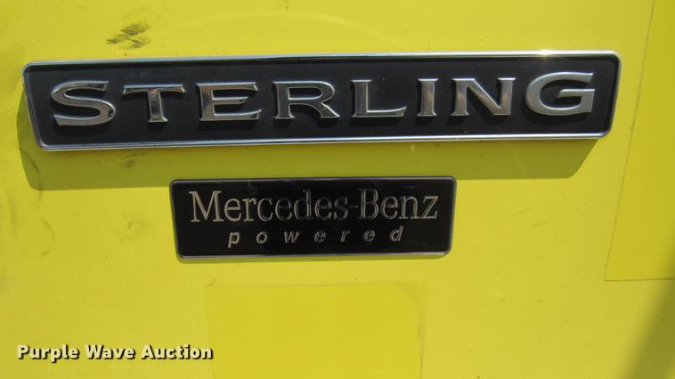 image for item DC2247 2007 Sterling A9500 semi truck