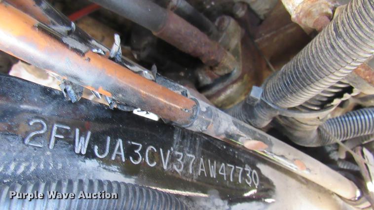 image for item DC2247 2007 Sterling A9500 semi truck