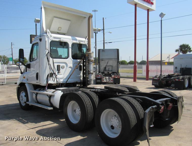 image for item DC2248 2010 Freightliner Cascadia CA113DC semi truck