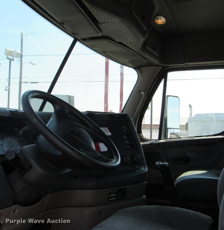 image for item DC2248 2010 Freightliner Cascadia CA113DC semi truck