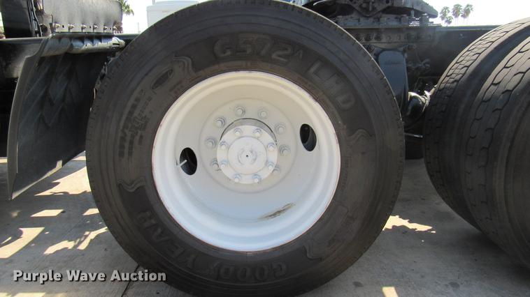 image for item DC2248 2010 Freightliner Cascadia CA113DC semi truck