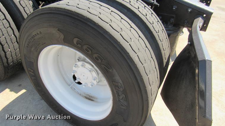 image for item DC2248 2010 Freightliner Cascadia CA113DC semi truck