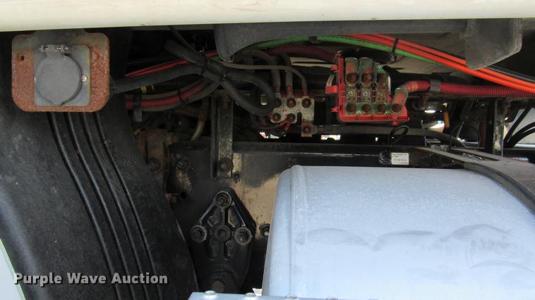 image for item DC2248 2010 Freightliner Cascadia CA113DC semi truck