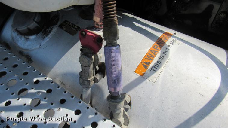 image for item DC2248 2010 Freightliner Cascadia CA113DC semi truck