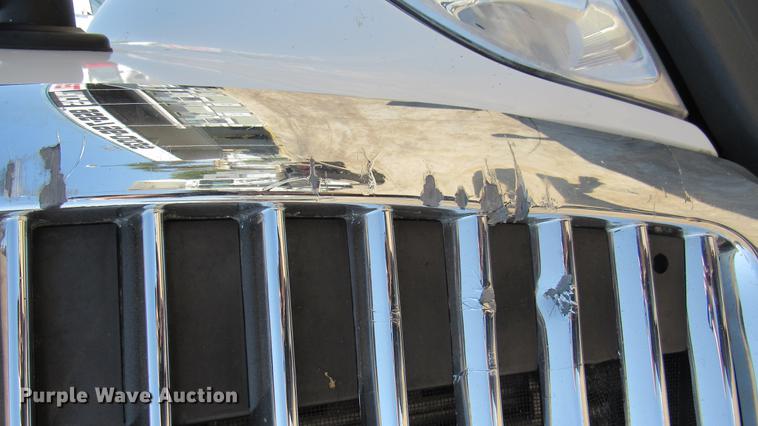 image for item DC2248 2010 Freightliner Cascadia CA113DC semi truck