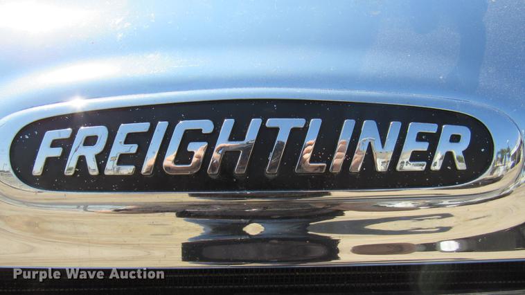 image for item DC2248 2010 Freightliner Cascadia CA113DC semi truck