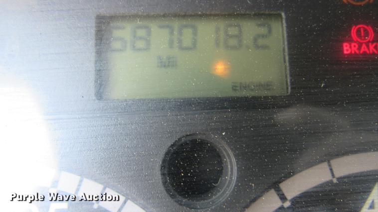 image for item DC2249 2010 Freightliner Cascadia semi truck