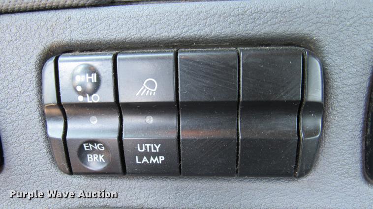 image for item DC2249 2010 Freightliner Cascadia semi truck