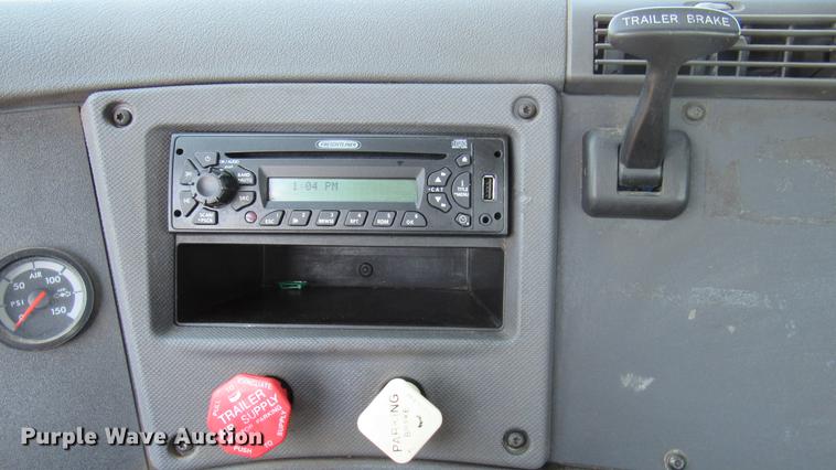 image for item DC2249 2010 Freightliner Cascadia semi truck