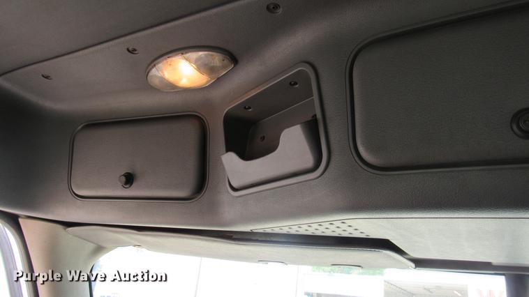 image for item DC2249 2010 Freightliner Cascadia semi truck