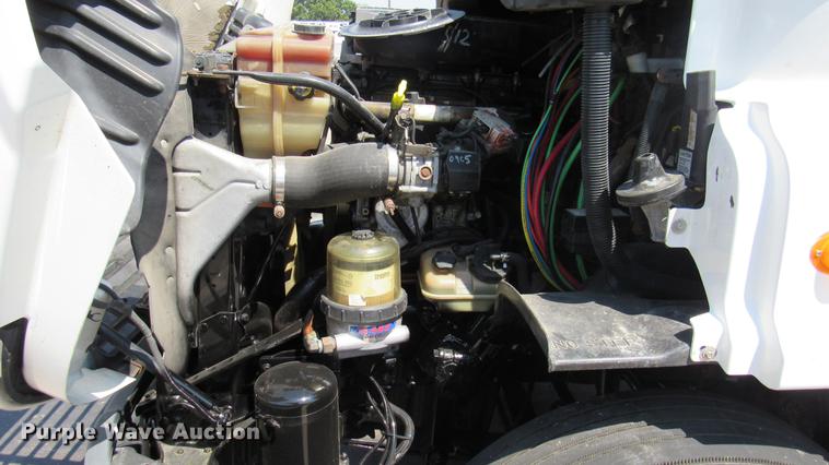 image for item DC2249 2010 Freightliner Cascadia semi truck