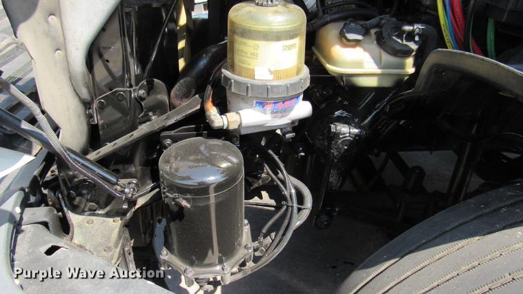 image for item DC2249 2010 Freightliner Cascadia semi truck