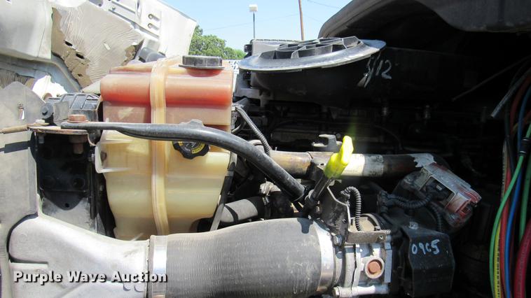 image for item DC2249 2010 Freightliner Cascadia semi truck