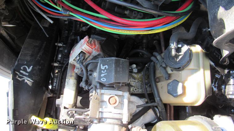 image for item DC2249 2010 Freightliner Cascadia semi truck