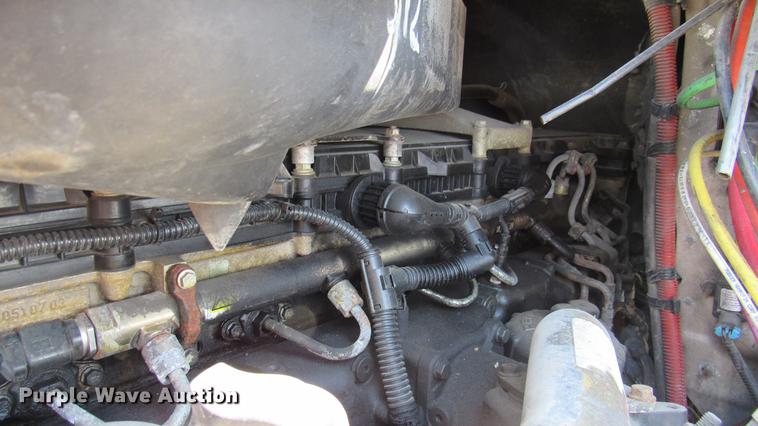 image for item DC2249 2010 Freightliner Cascadia semi truck