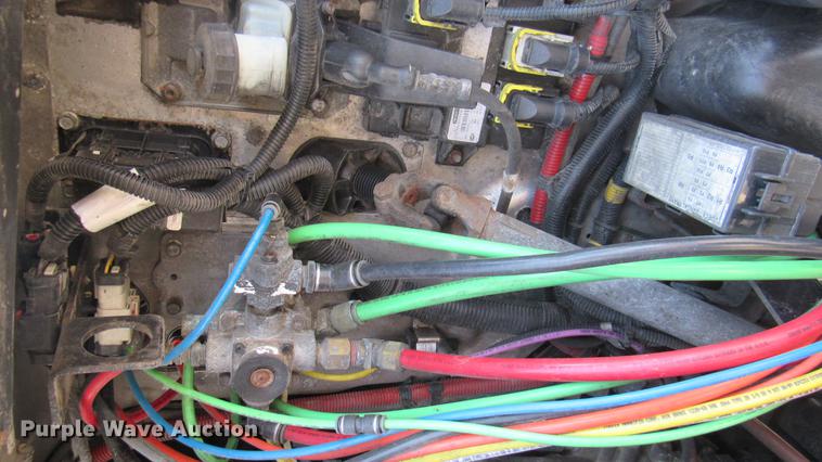 image for item DC2249 2010 Freightliner Cascadia semi truck