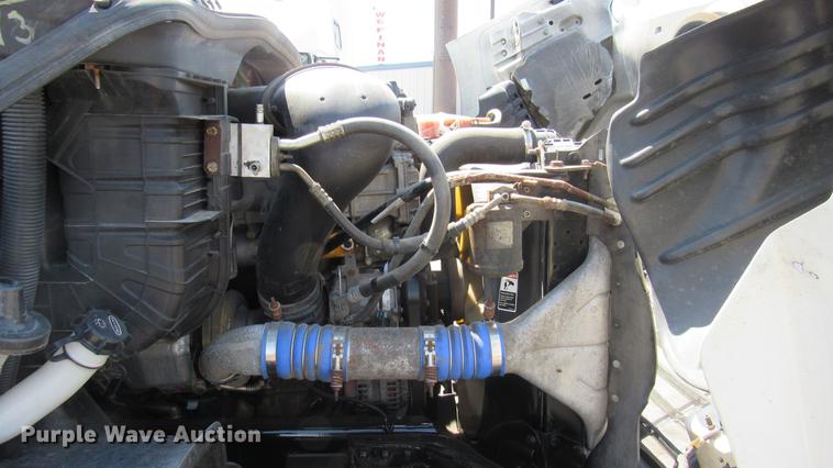 image for item DC2249 2010 Freightliner Cascadia semi truck