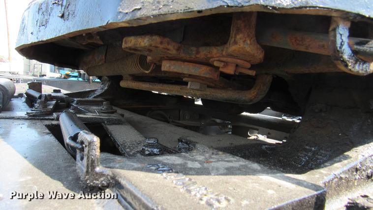 image for item DC2249 2010 Freightliner Cascadia semi truck