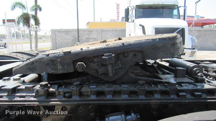 image for item DC2249 2010 Freightliner Cascadia semi truck