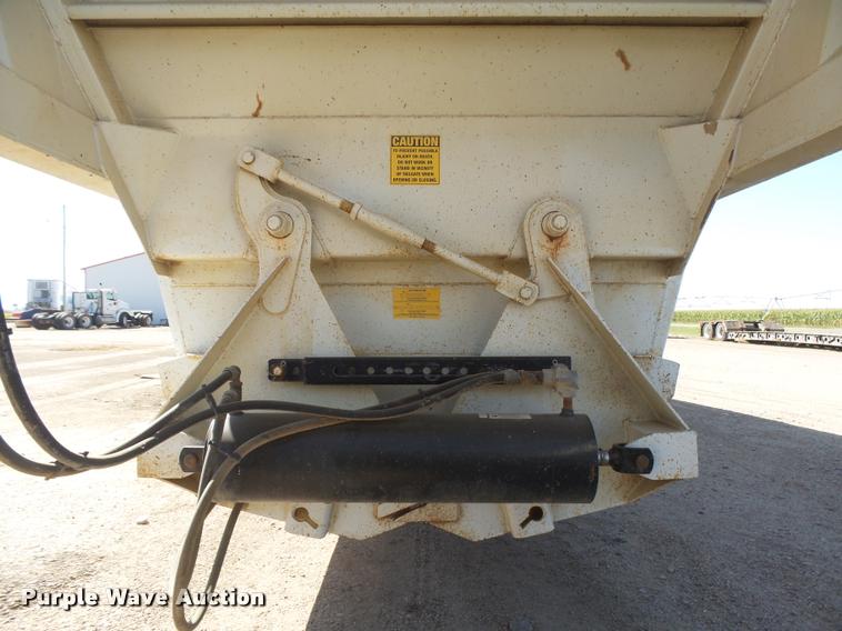 image for item DC3873 2012 Construction Specialist Packmule BDT-40 bottom dump trailer