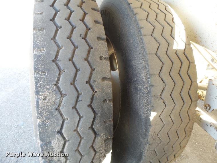 image for item DC3873 2012 Construction Specialist Packmule BDT-40 bottom dump trailer