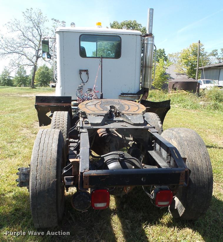 image for item DC5364 1982 International Transtar 4300 semi truck