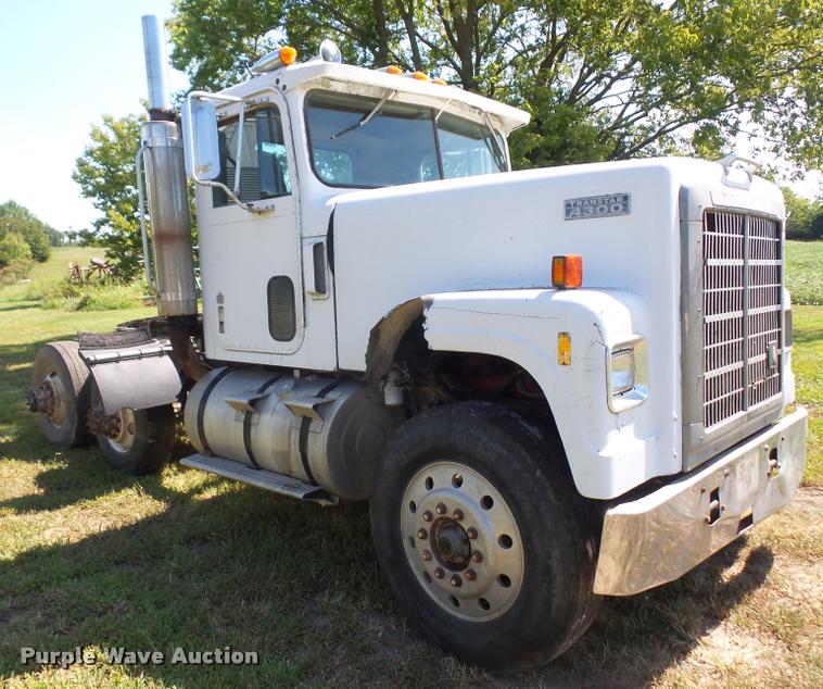 image for item DC5364 1982 International Transtar 4300 semi truck
