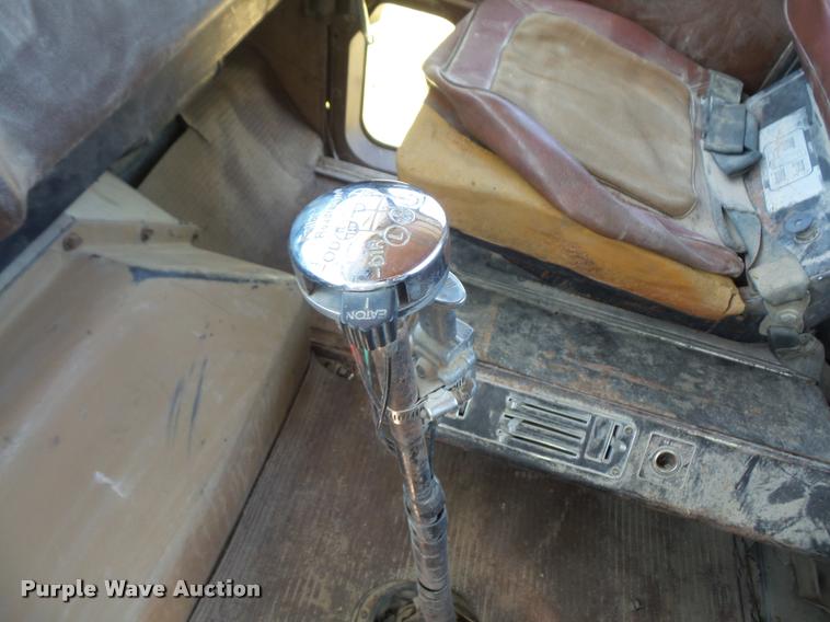 image for item DC5364 1982 International Transtar 4300 semi truck