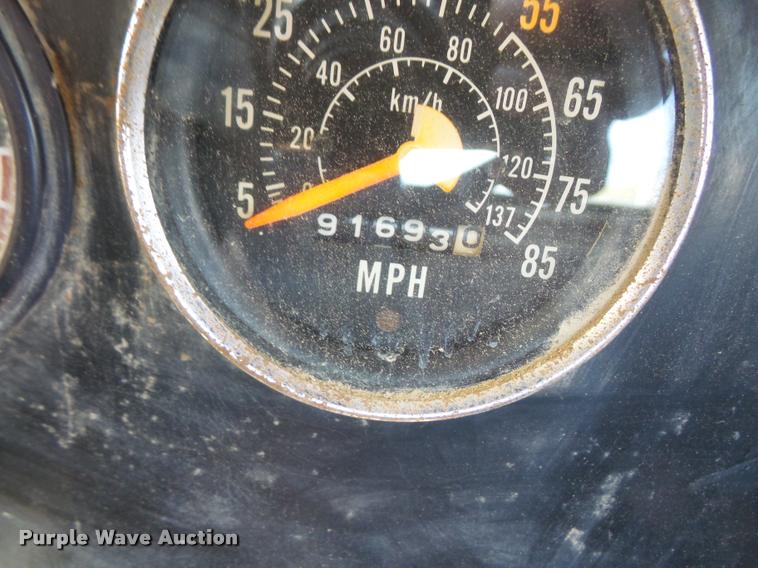 image for item DC5364 1982 International Transtar 4300 semi truck