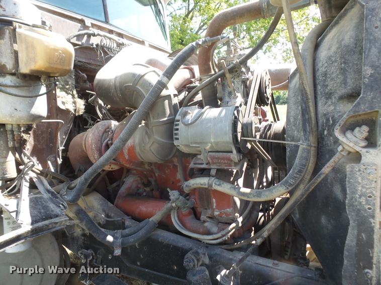 image for item DC5364 1982 International Transtar 4300 semi truck