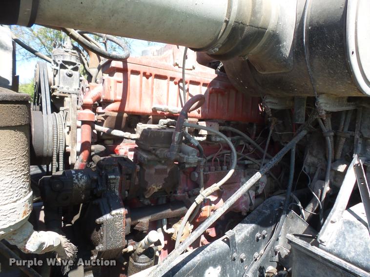 image for item DC5364 1982 International Transtar 4300 semi truck