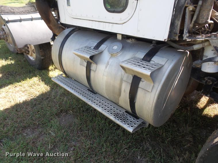 image for item DC5364 1982 International Transtar 4300 semi truck