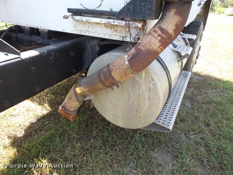 image for item DC5364 1982 International Transtar 4300 semi truck