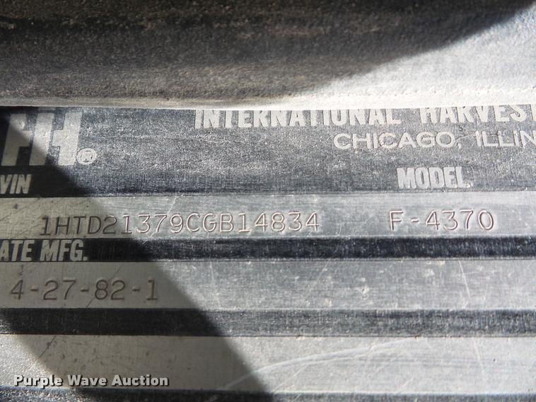 image for item DC5364 1982 International Transtar 4300 semi truck