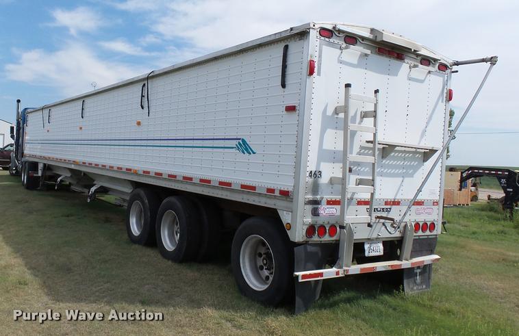 image for item DC6426 2005 Wilson DWH500 double hopper grain trailer