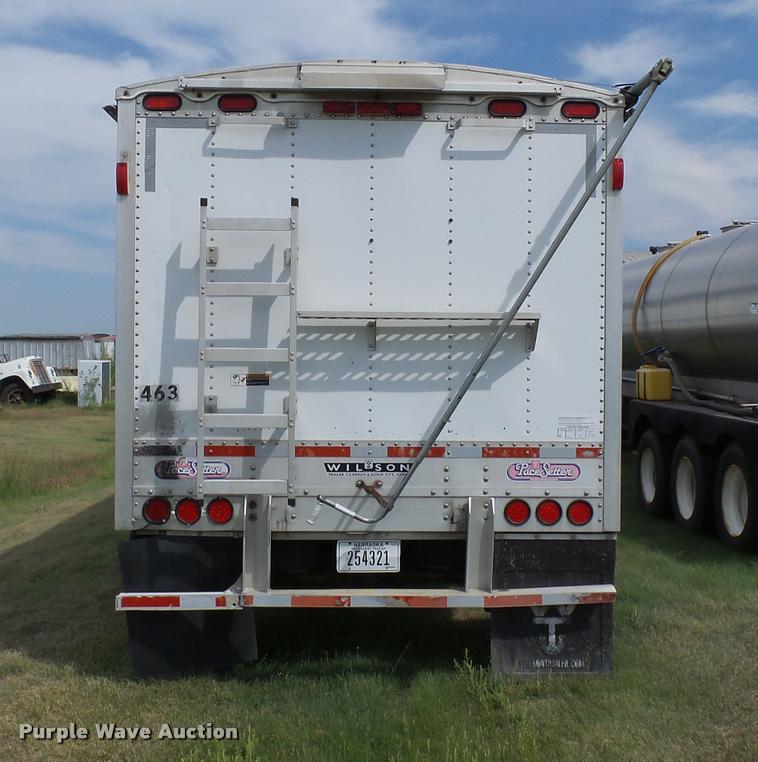 image for item DC6426 2005 Wilson DWH500 double hopper grain trailer