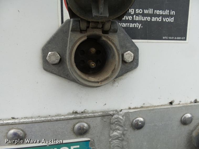 image for item DC6426 2005 Wilson DWH500 double hopper grain trailer