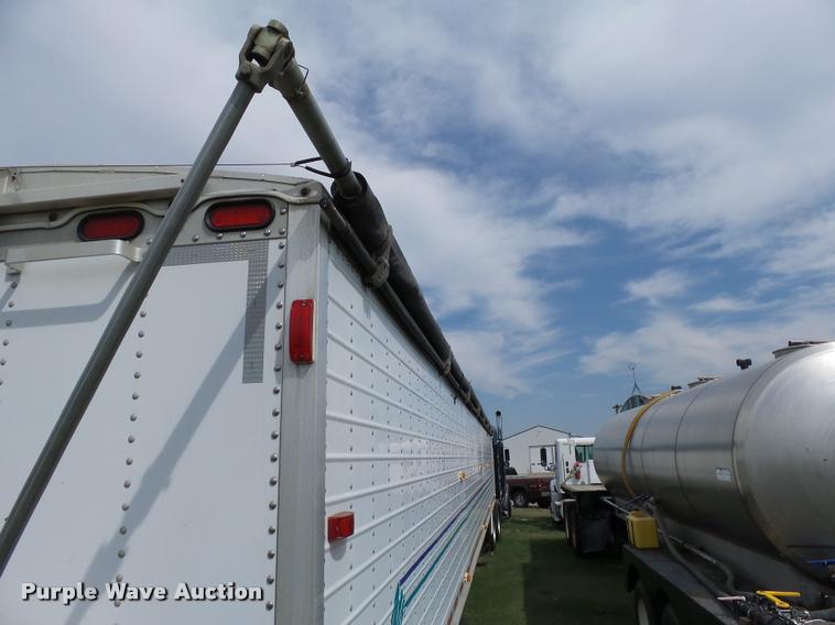 image for item DC6426 2005 Wilson DWH500 double hopper grain trailer