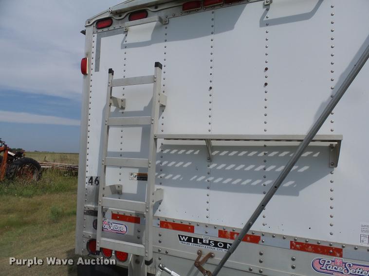 image for item DC6426 2005 Wilson DWH500 double hopper grain trailer