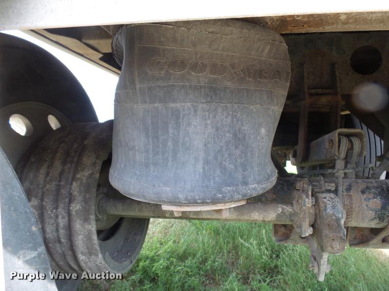 image for item DC6426 2005 Wilson DWH500 double hopper grain trailer