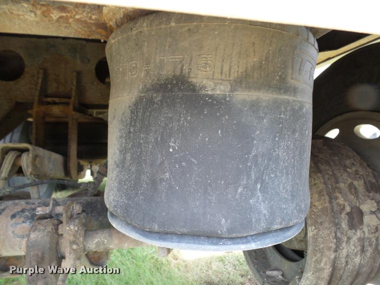 image for item DC6426 2005 Wilson DWH500 double hopper grain trailer