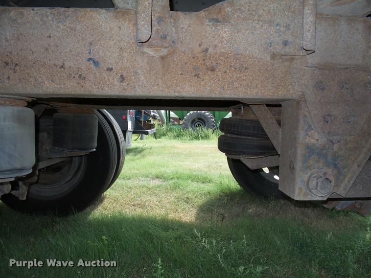 image for item DC6426 2005 Wilson DWH500 double hopper grain trailer