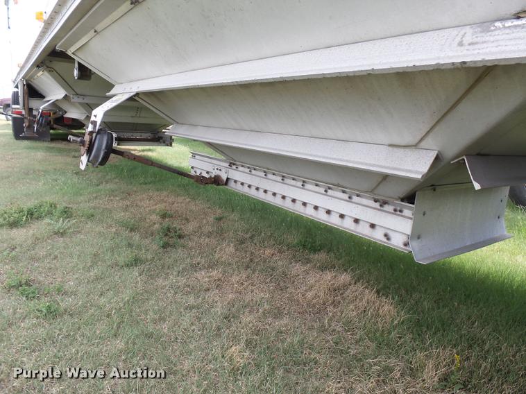 image for item DC6426 2005 Wilson DWH500 double hopper grain trailer