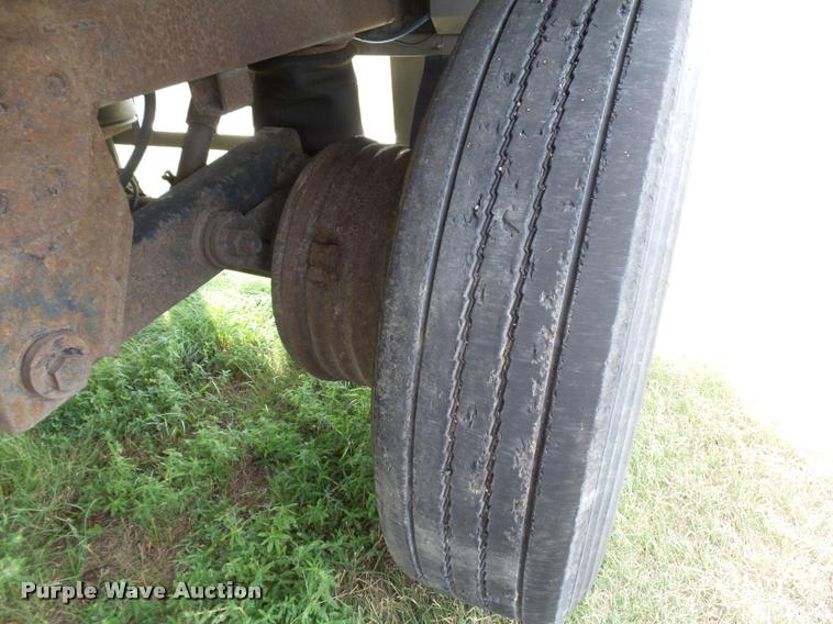 image for item DC6426 2005 Wilson DWH500 double hopper grain trailer