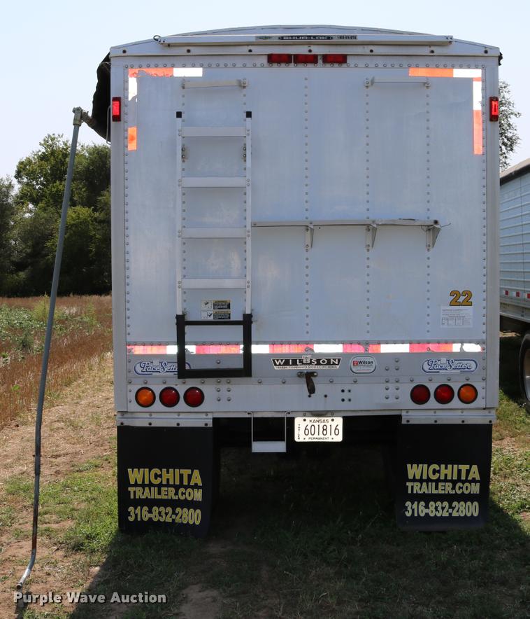 image for item DD0169 1999 Wilson DWH 400 Pace Setter double hopper grain trailer