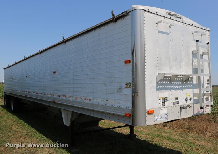 image for item DD0169 1999 Wilson DWH 400 Pace Setter double hopper grain trailer