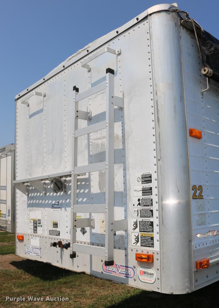 image for item DD0169 1999 Wilson DWH 400 Pace Setter double hopper grain trailer