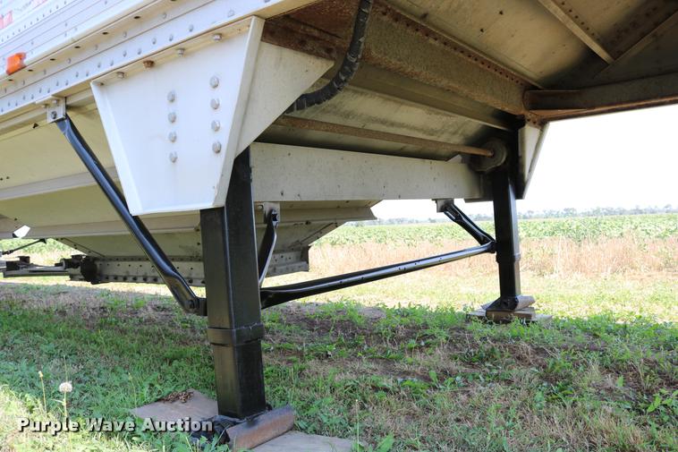 image for item DD0169 1999 Wilson DWH 400 Pace Setter double hopper grain trailer